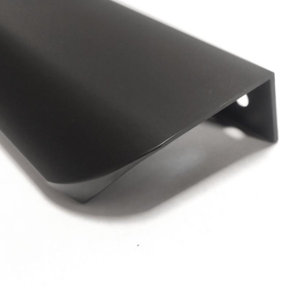 Uchwyt meblowy UA02 CZARNY MAT 148mm/128mm-5149